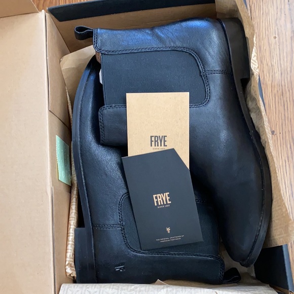 Frye Black Leather Anna Chelsea Boot Like New! - Picture 9 of 9
